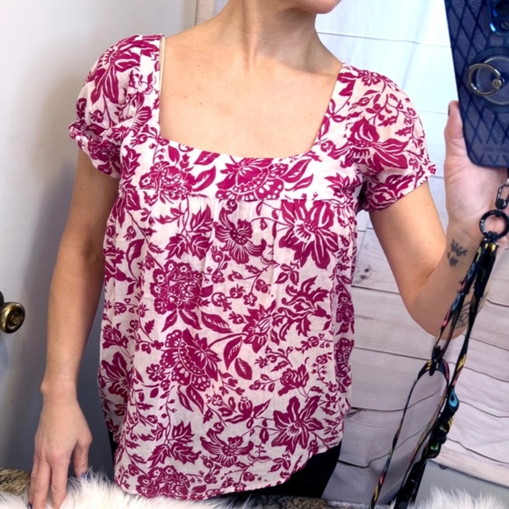 🔥2/$10 |•MAURICES•| White & Pink Floral Short Sleeve Top/Blouse Size Large